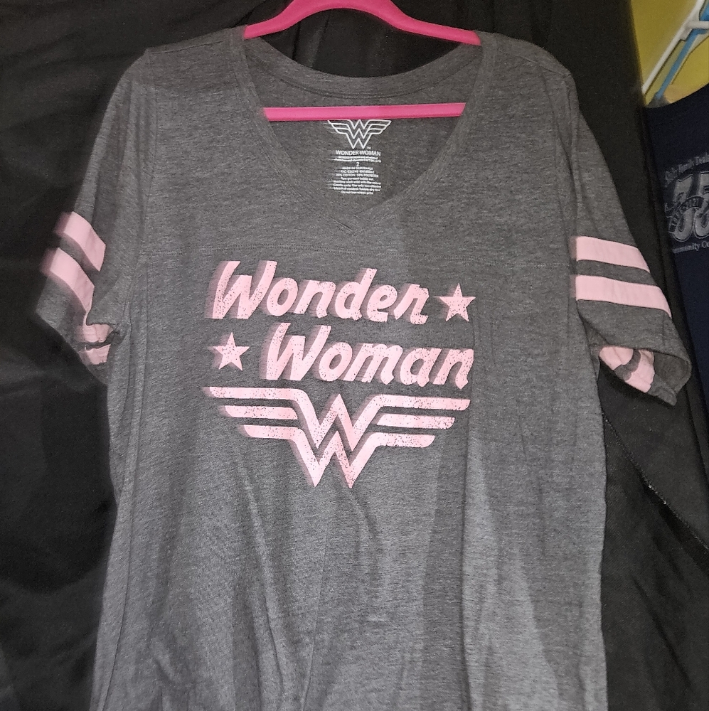 Torrid Wonder Woman baseball shirt sz 2